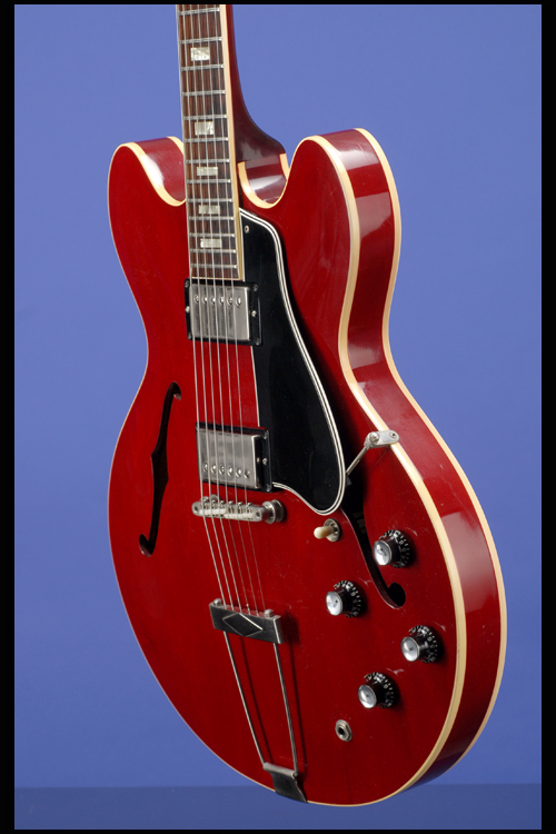 gibson es 330 with humbuckers